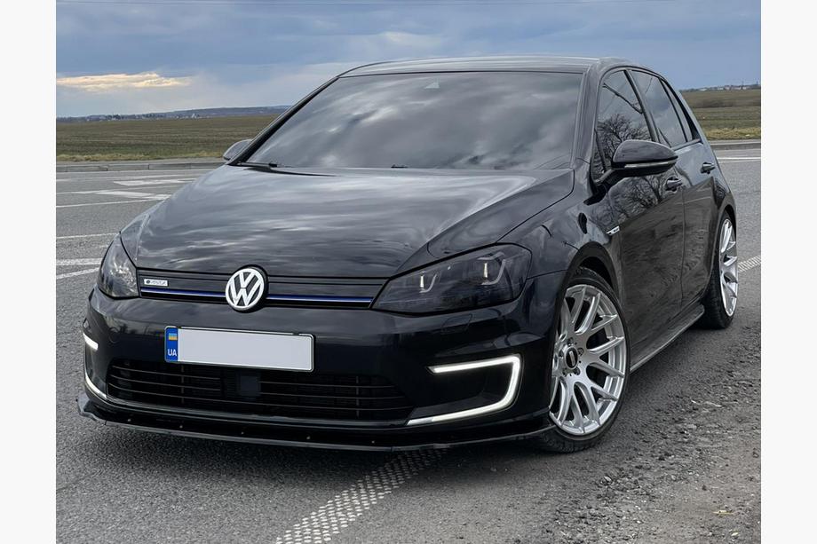 Volkswagen Golf 7/E-Golf 2012-2020 Side Skirts (ABS Plastic) Image