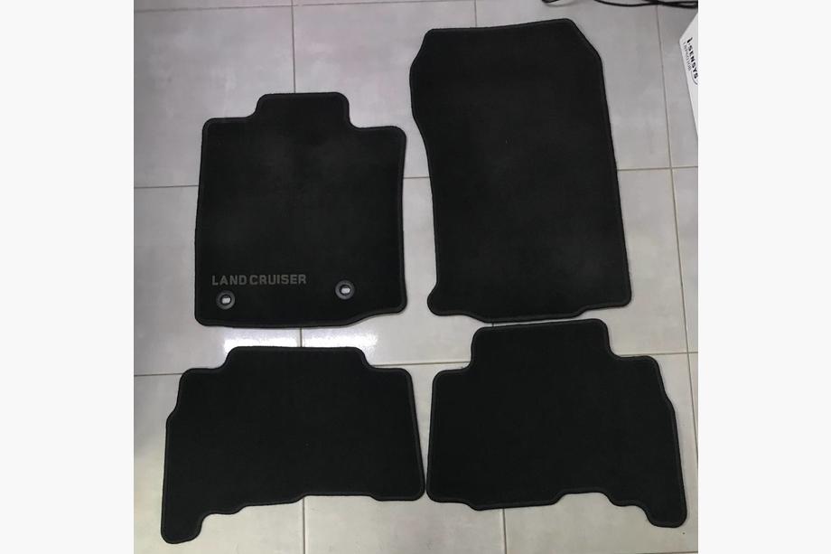 Toyota Land Cruiser Prado 150 2009-2023 Textile Floor Mats (2013-2022, Original) Used Image