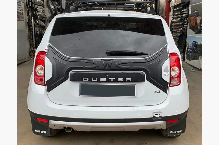 Renault Duster 2008–2017 Plastic Trunk Lid Cover Photo 1