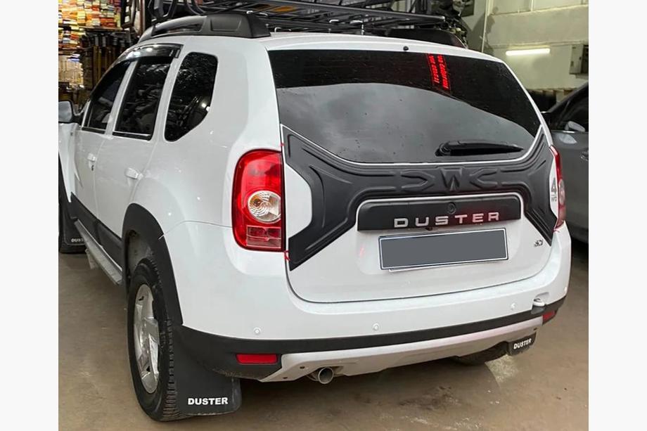 Renault Duster 2008–2017 Plastic Trunk Lid Cover Photo 3