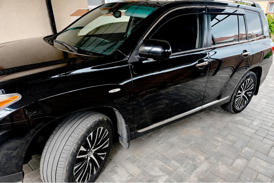 Toyota Highlander 2008-2013 Window deflectors with chrome trim (4 pcs, Niken) Image
