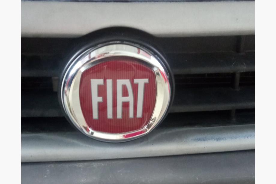 Fiat Emblem (red V2, self-adhesive) Photo 3