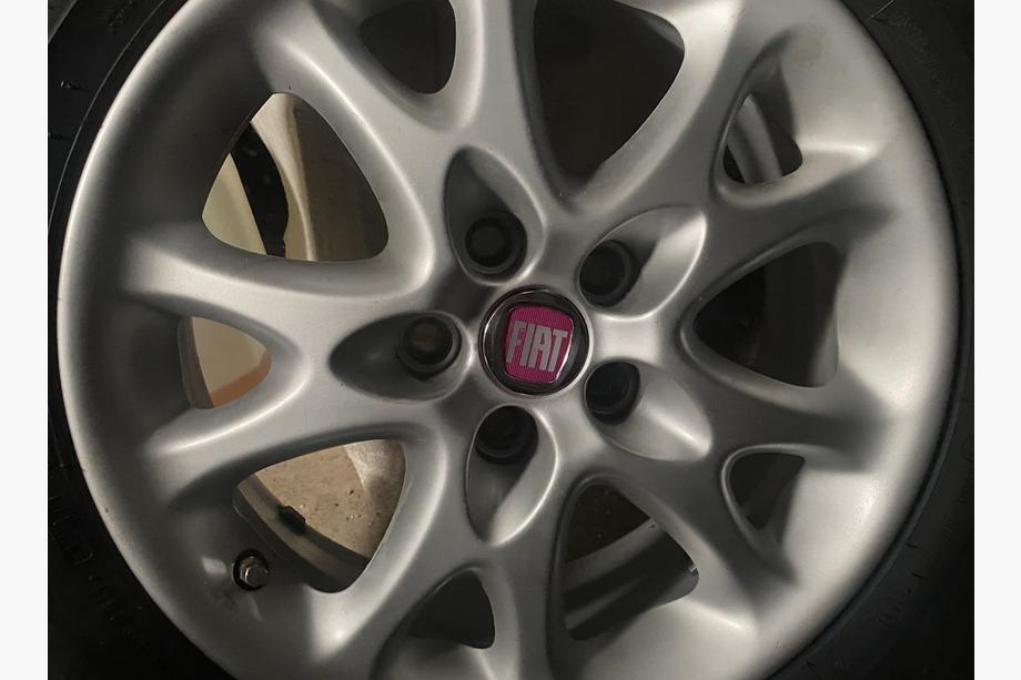 Fiat Wheel center caps V2 49/42.5 mm red (4 pcs, 0735448759) Image