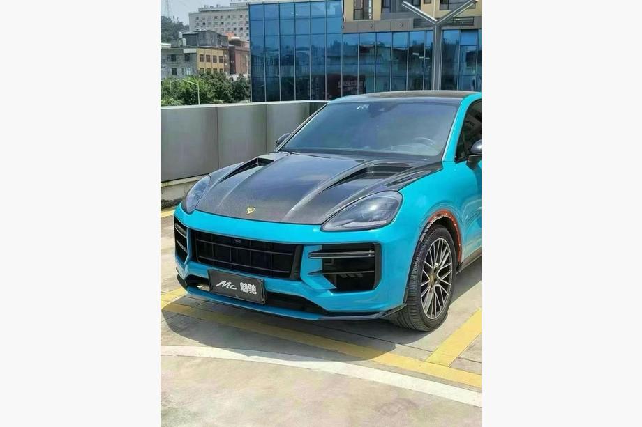 Porsche Cayenne 2018- Hood (Carbon) Photo 4