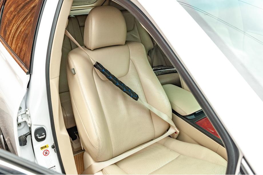 Seat Belt Pads ECO (2 pcs, Black with Blue Stitching) Photo 2