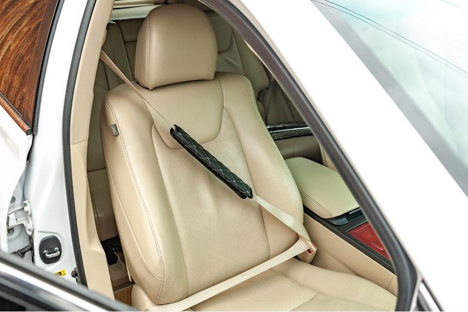 Seat Belt Pads ECO (2 pcs, Black with Grey Stitching) Photo 2