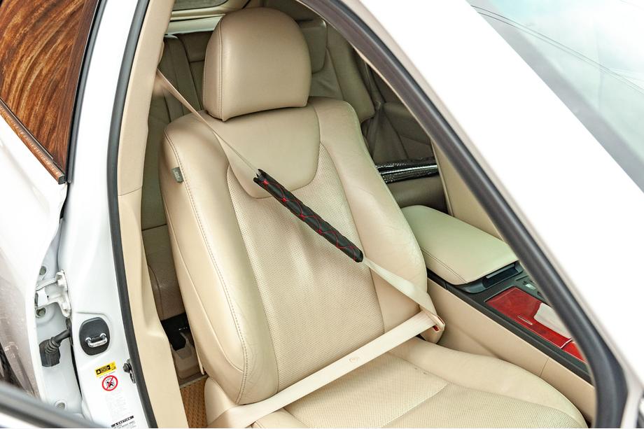 Seat Belt Pads ECO (2 pcs, Black with Red Stitching) Photo 2