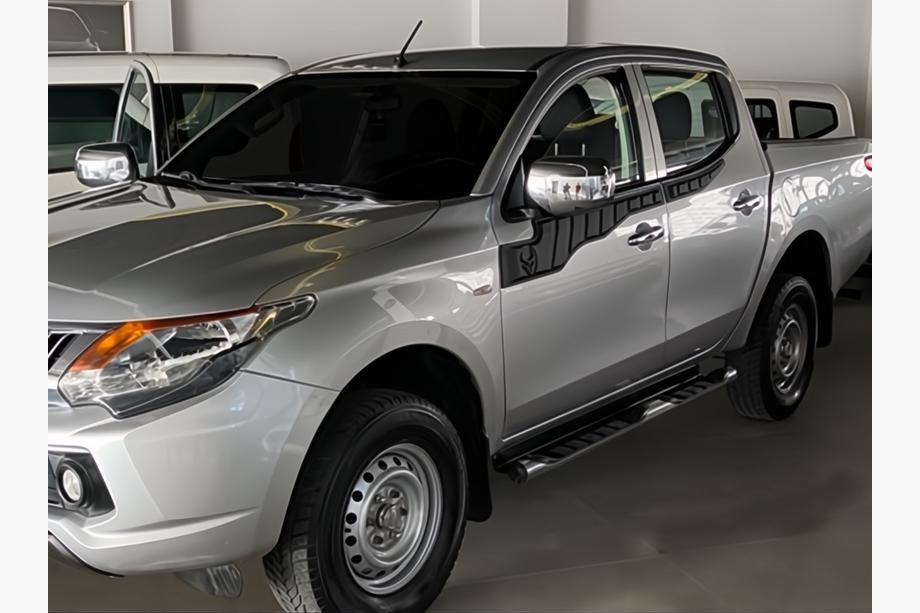 Mitsubishi L200 2015-2024 Upper Door Moldings 2015-2019 (4 pcs, ABS) Image
