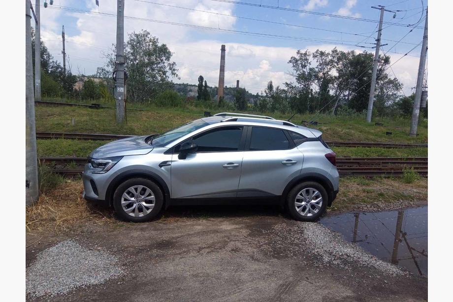 Renault Captur 2013-2019 Roof Rails Skyport (matte grey) Image