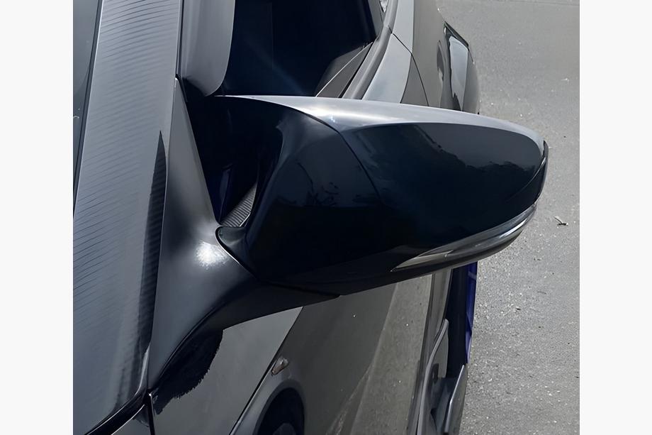 Hyundai Veloster 2011-2017 Mirror covers with turn signal cutout BMW-style (2 pcs) Image