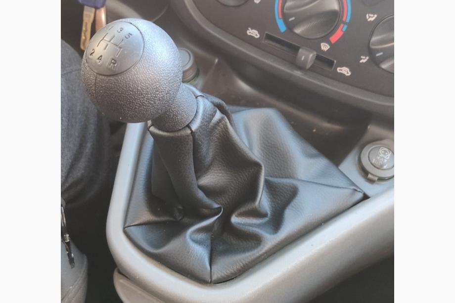 Fiat Doblo I 2005-2010 Fiat Doblo 2005-2010 Gear Shift Knob and Gaiter OEM 735424356 (black) Image