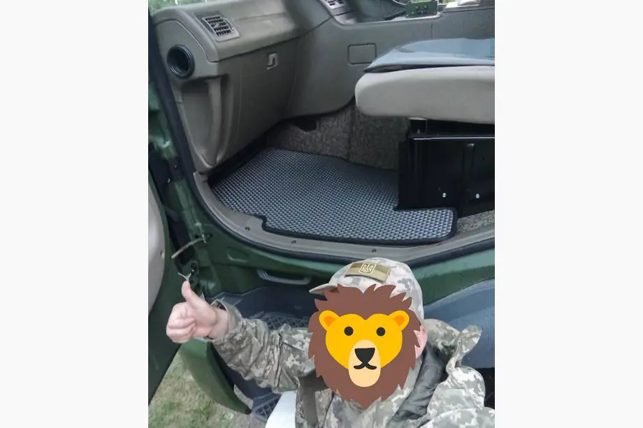 Daewoo Novus EVA floor mats only for military vehicles (black) Image