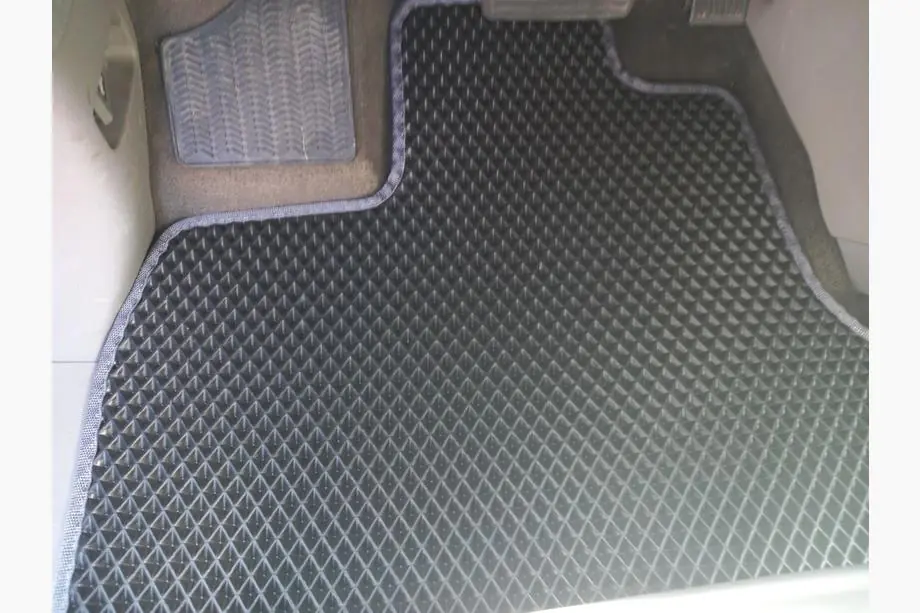 Honda Odyssey 2010–2017 Floor mats (3 rows, EVA, Black) Image