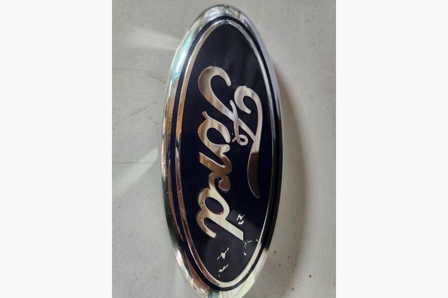 Ford Fusion 2002-2012 Clearance! Front emblem (with clips) Image