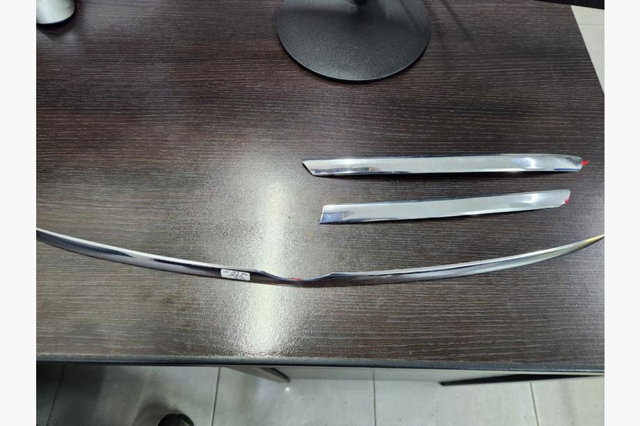 Mercedes ML W163 1997-2005 SALE! Chrome Trim Covers for Grille Edge Photo 4