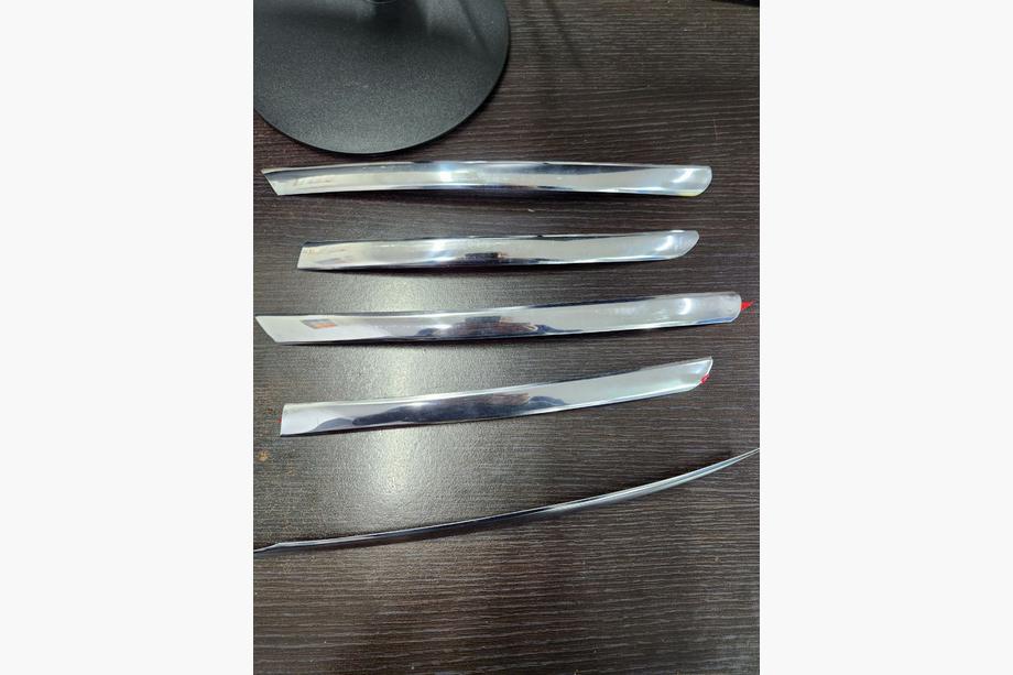 Mercedes ML W163 1997-2005 SALE! Chrome Trim Covers for Grille Edge Photo 2