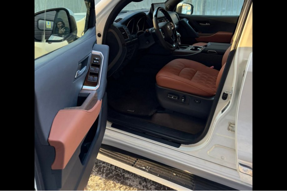 Toyota Land Cruiser 200 2007-2021 Interior Upgrade Kit for LC300 Photo 5