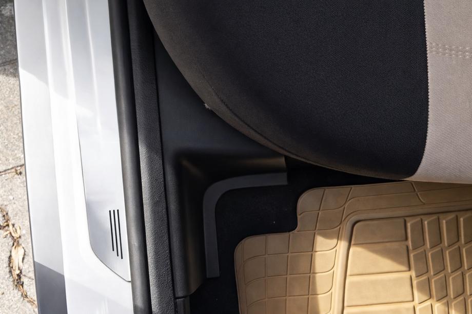 Dacia Duster 2008-2018 Interior door sill protectors EuroCap (5 pcs, ABS) Photo 3