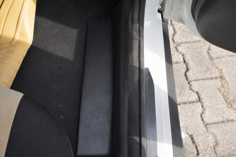 Renault Duster 2008–2017 Interior door sill protectors EuroCap (5 pcs, ABS) Photo 4