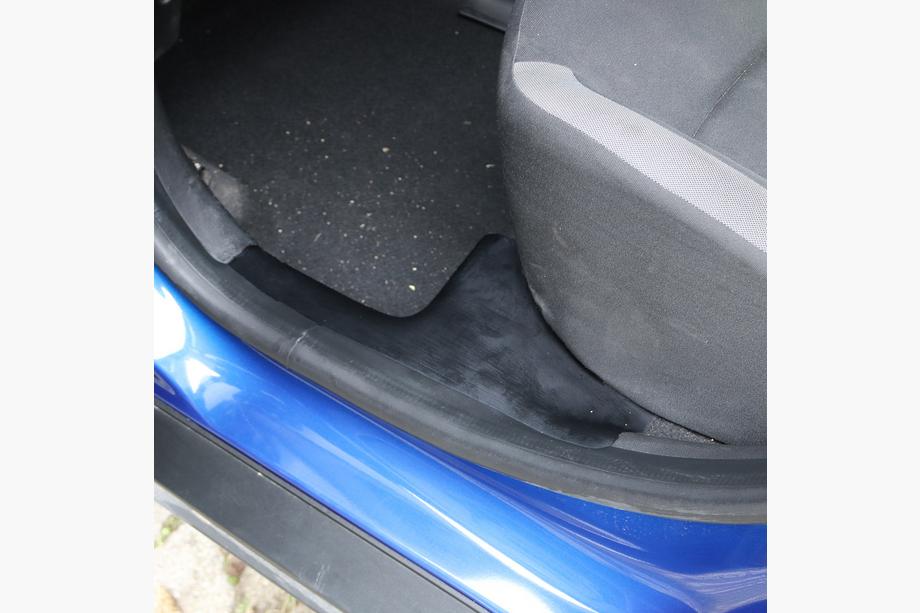 Renault Duster 2018-2024 Interior door sill protectors EuroCap (5 pcs, ABS) Photo 1