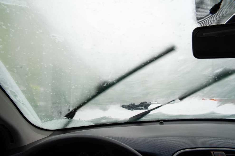 What to do if the glass in the car fogs up?