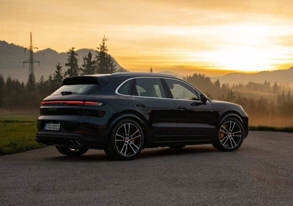 Review of the updated sports crossover Porsche Cayenne