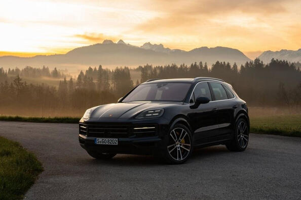 Review of the updated sports crossover Porsche Cayenne