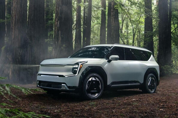Seven-seat electric crossover Kia EV9