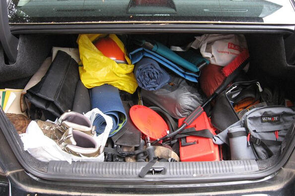 How to put things in order in the trunk: effective tips for a passenger car