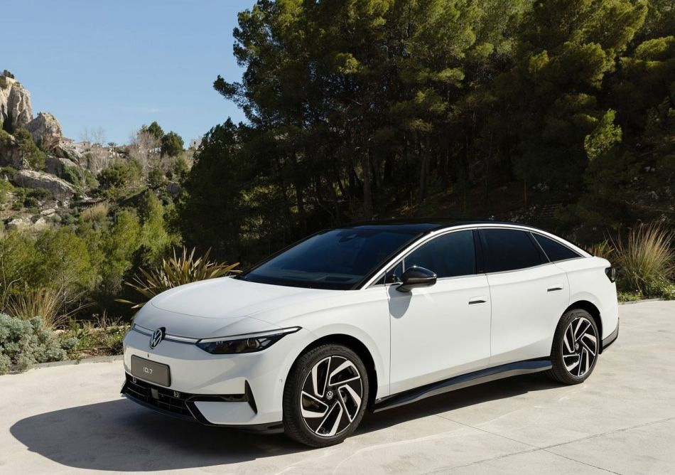 Review of the Volkswagen ID.7 electric rear-wheel drive liftback