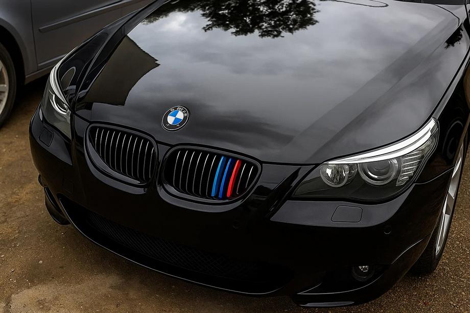 BMW 5 Series E60/E61 2003-2010 Kidney Grilles (3 pcs) Image