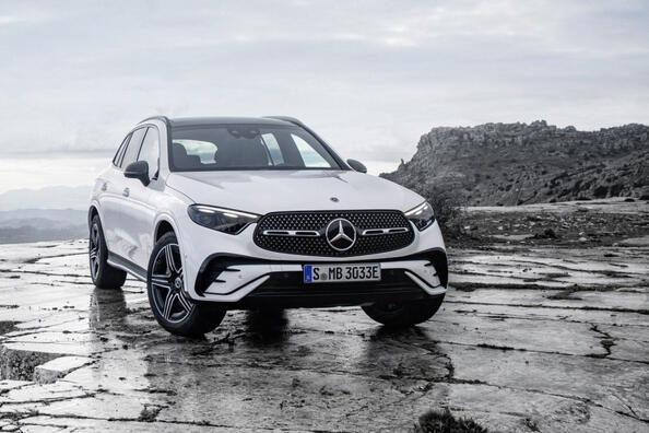 Review of the all-wheel drive crossover of the second generation Mercedes-Benz GLC Photo 4