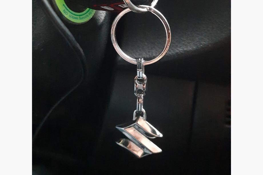 Suzuki Metal Keychain with Suzuki Logo Photo 1
