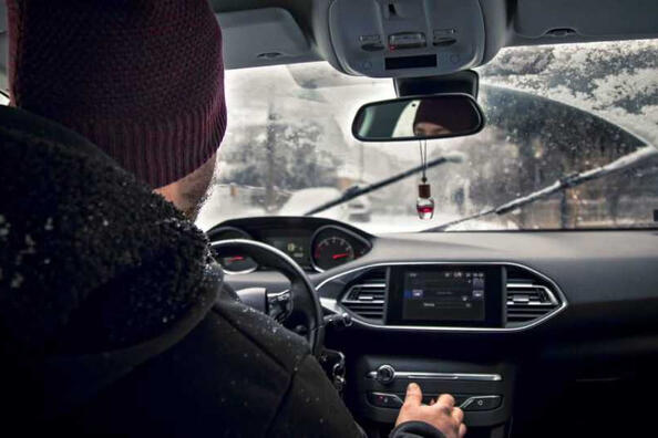 How to quickly and correctly warm the interior of a car in winter?