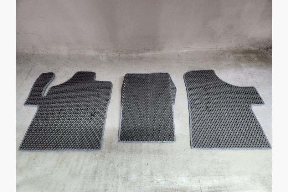 Mercedes Vito W639 2004-2014 Mercedes Vito W639 EVA Rubber Floor Mats (gray) 2+1 Clearance Image