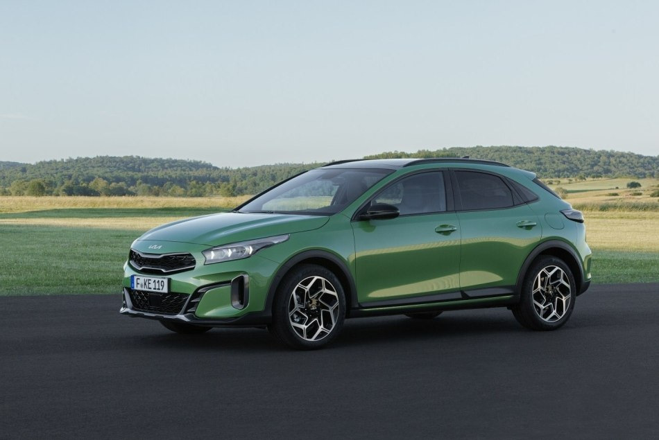 Review of the updated KIA XCeed off-road hatchback