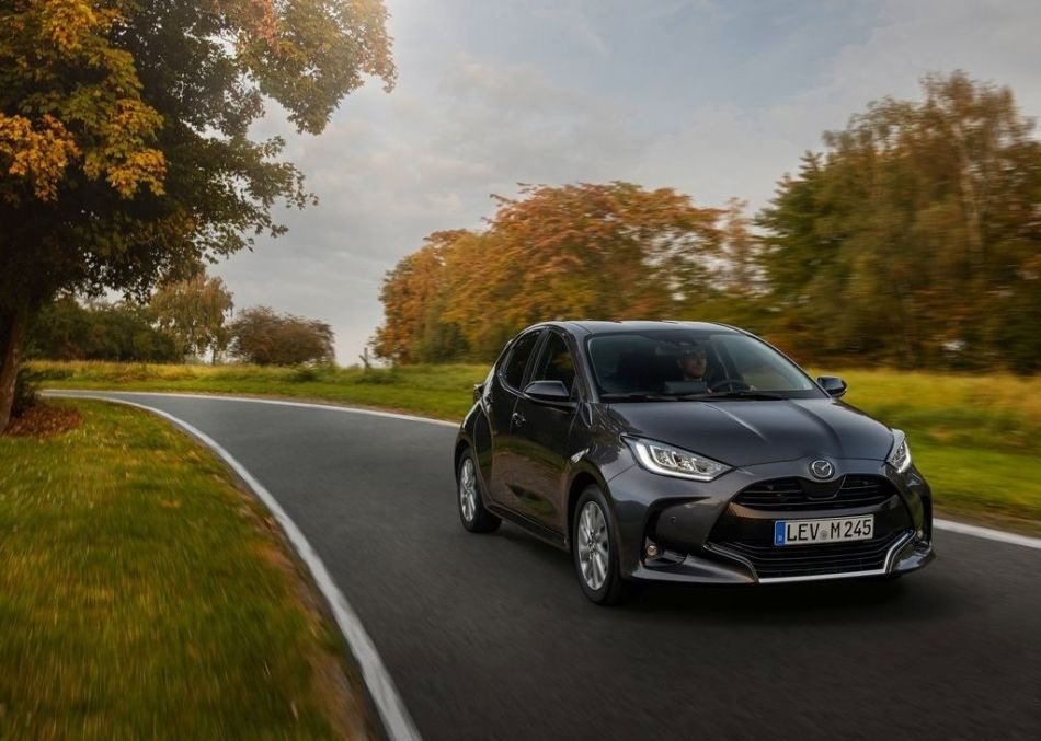 Review of the city hatchback Mazda 2 Hybrid