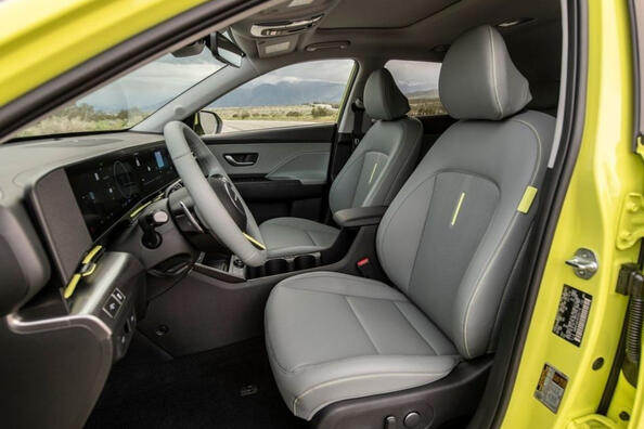 Review of the second generation electric crossover Hyundai Kona Electric Photo 6