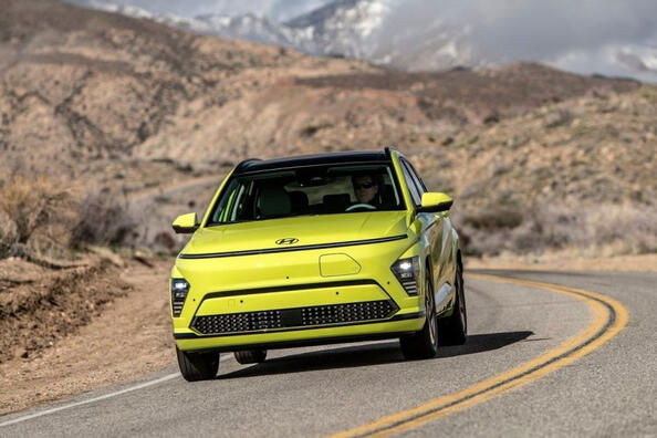 Review of the second generation electric crossover Hyundai Kona Electric Photo 3