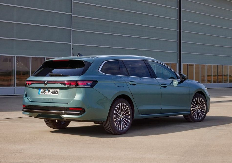 Review of the Volkswagen Passat Variant station wagon of the new generation