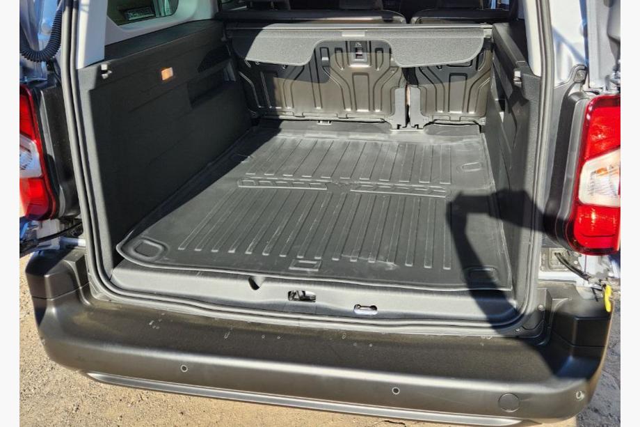 Citroen Berlingo/Multispace 2018- 3D Trunk Mat Long Wheelbase (Stingray) Image