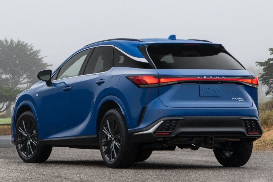 Review of the premium crossover Lexus RX of the fifth generation