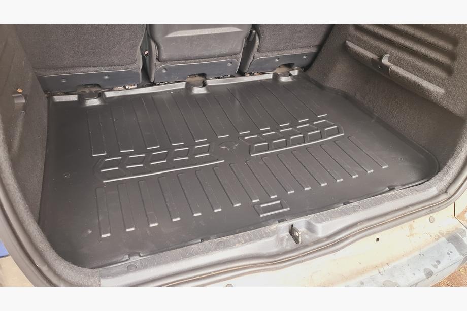 Renault Scenic/Grand 2003-2009 Trunk Mat Stingray 3D (For Scenic) Image