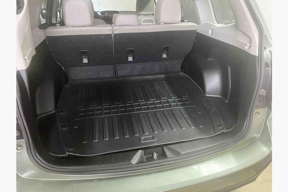 Subaru Forester 2013-2018 3D Trunk Mat (Stingray) Image