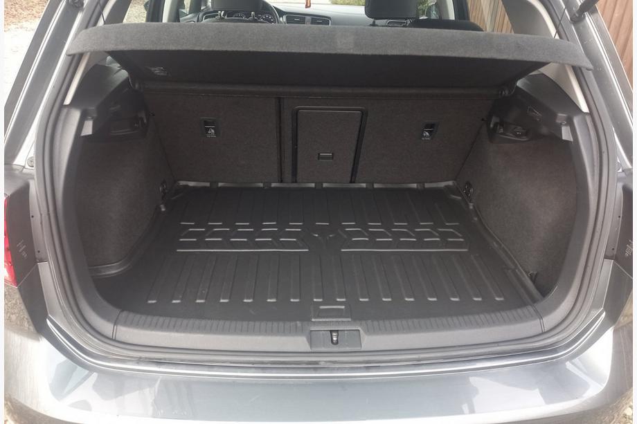 Volkswagen Golf 7/E-Golf 2012-2020 3D Trunk Mat Stingray (for E-Golf) Photo 1