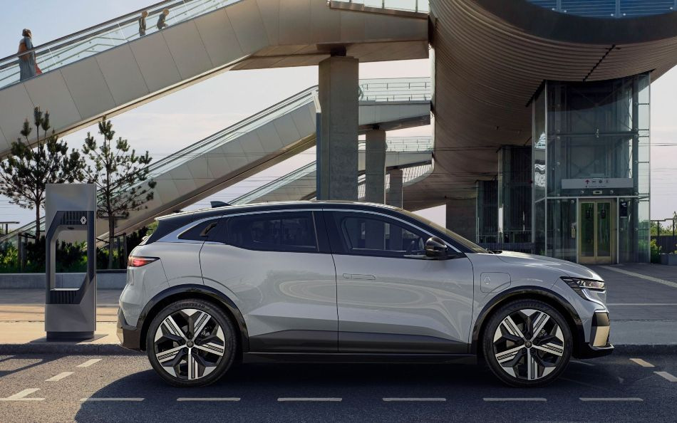 Review of electric hatchback Renault Megane E-Tech