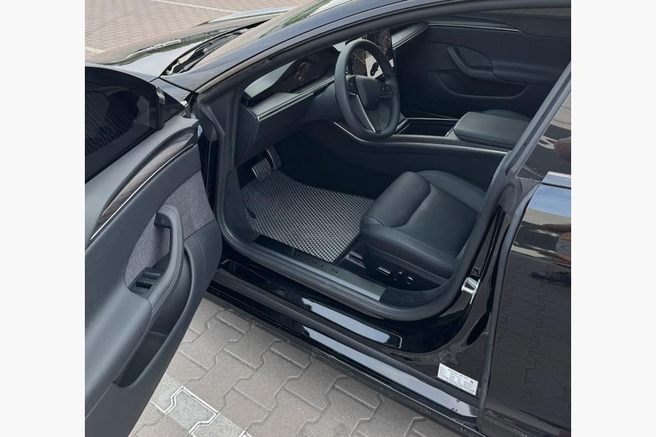 Tesla Model S 2012– EVA Floor Mats (2021+, Black) Image
