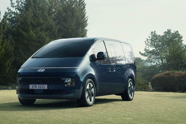 Hyundai Staria minivan review