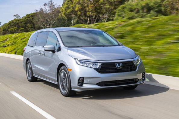 Honda Odyssey: a family minivan with unique features