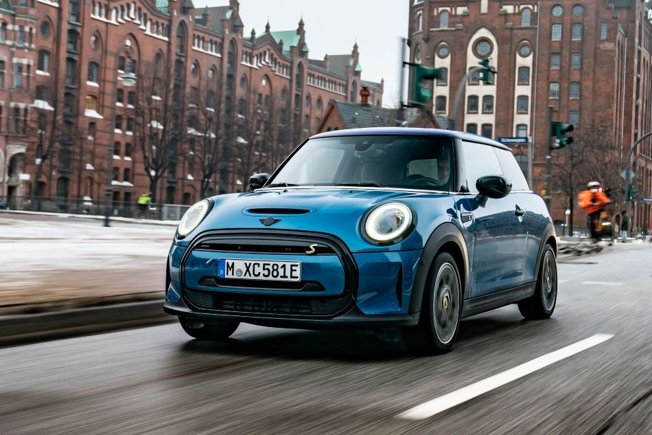 Overview of the compact electric hatchback MINI Hatchback Electric
